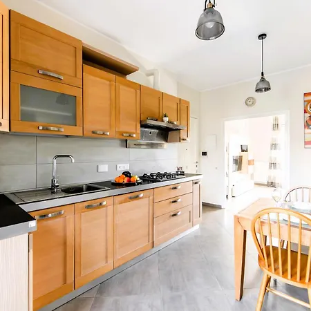 Apartment Hostly-family Ardenza-near The Seaside