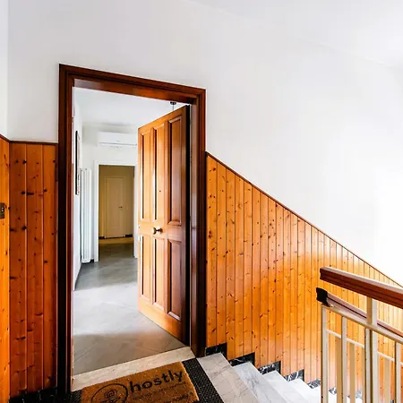 Apartment Hostly-family Ardenza-near The Seaside